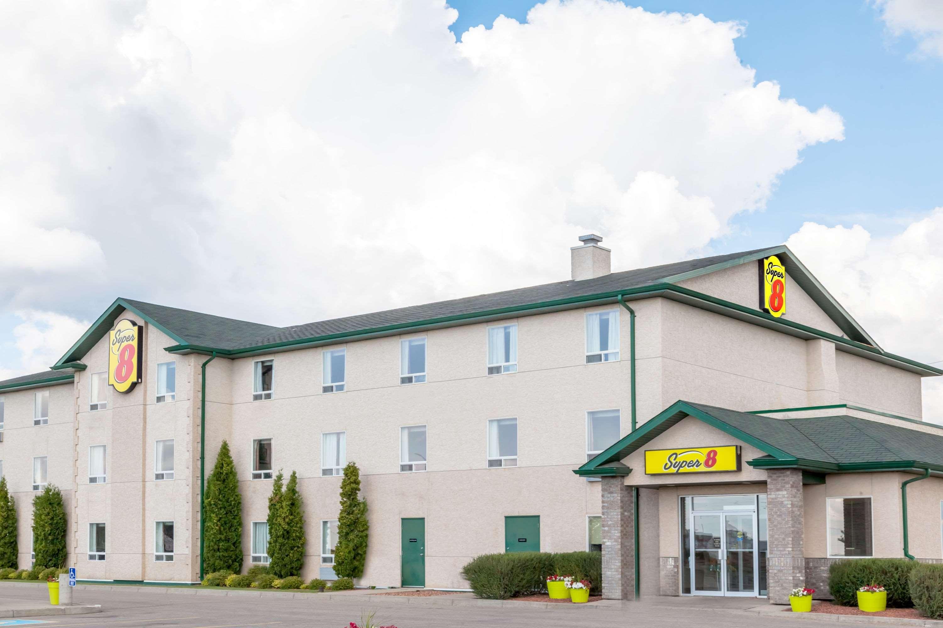Super 8 By Wyndham Prince Albert Kültér fotó